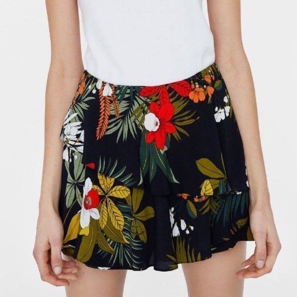 Zara Basic Tropical Floral  Ruffle Trim Skort